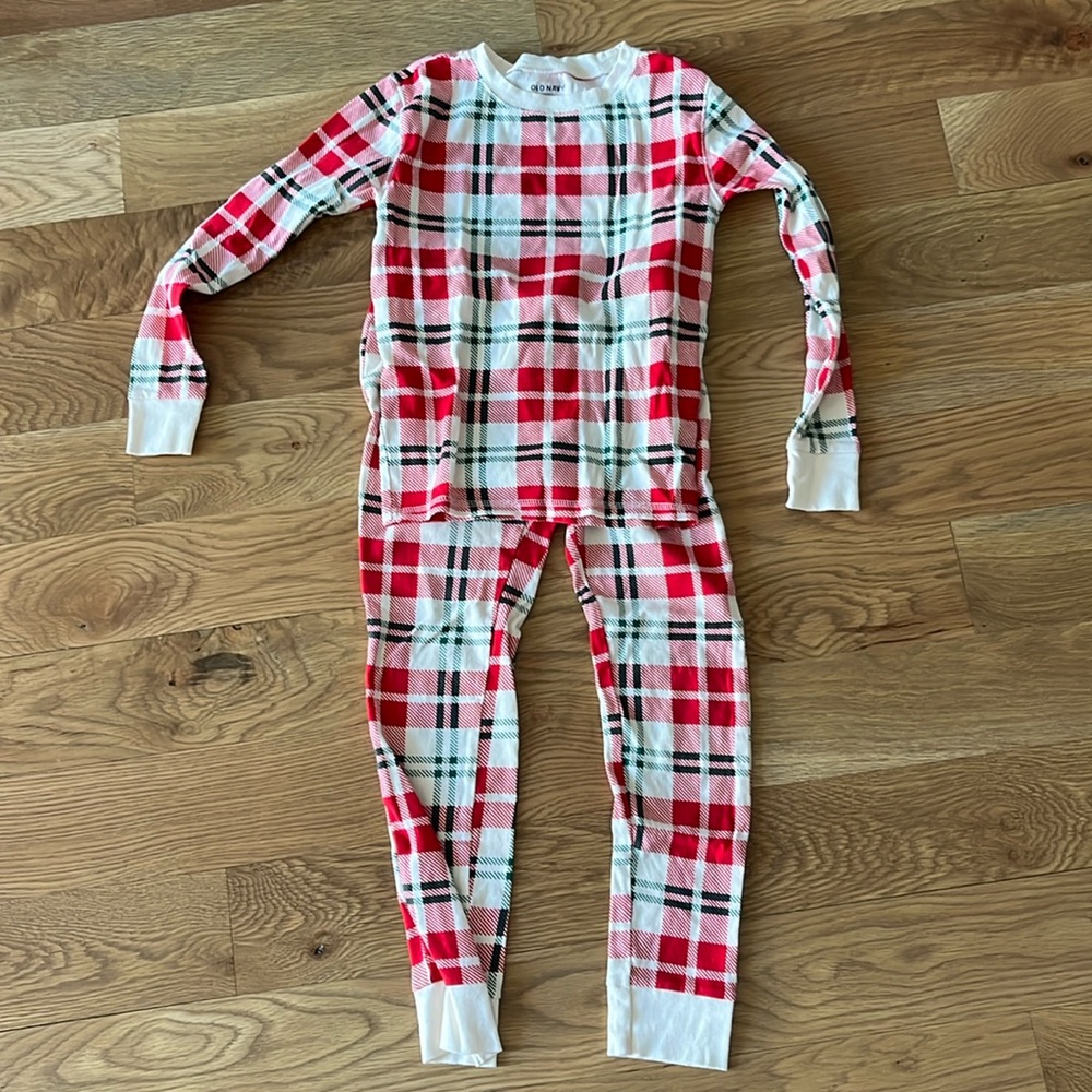 Old Navy plaid Christmas PJs. Worn once. Excellent condition. Size L.